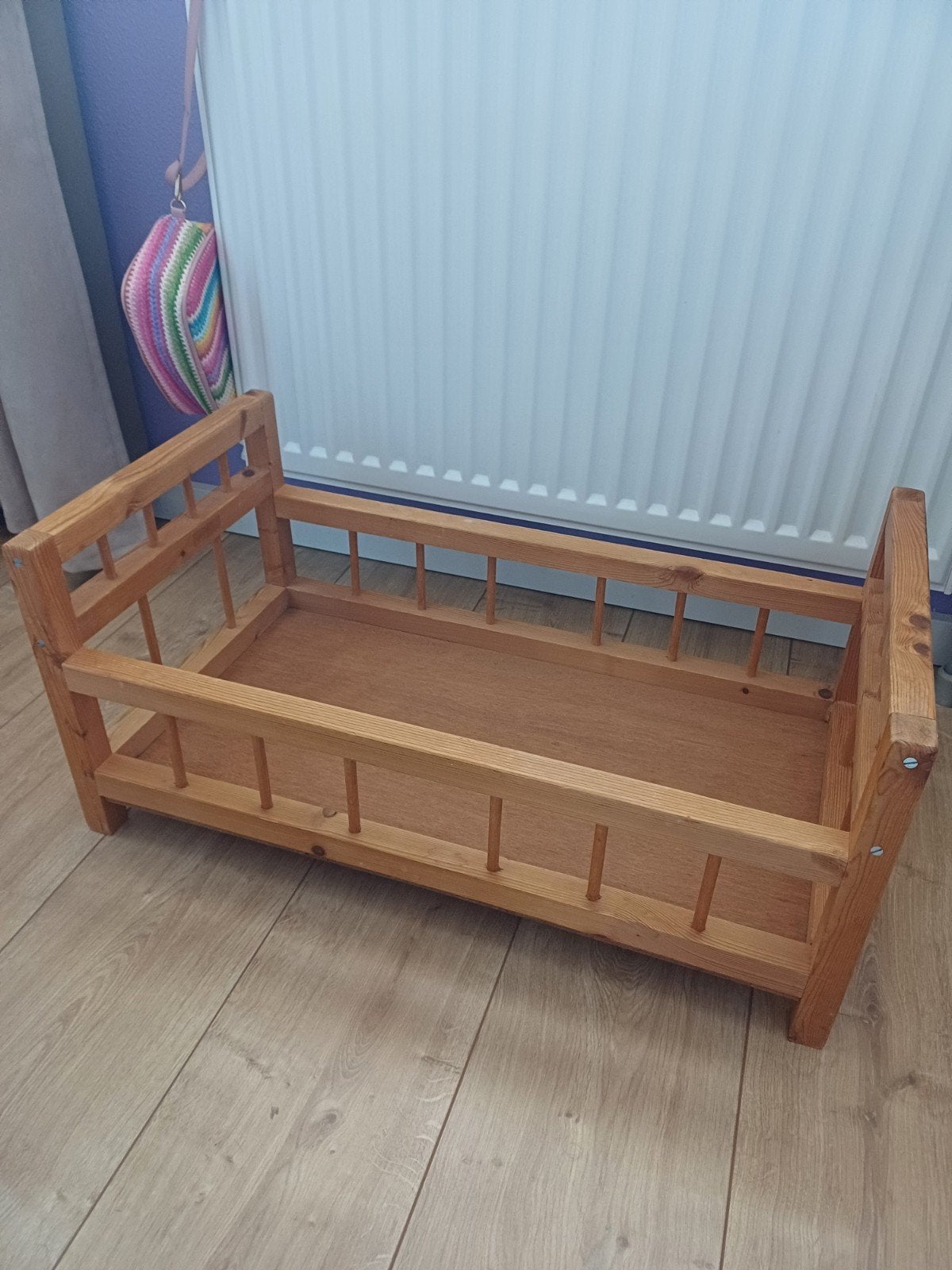 Houten poppenbedje - Zo goed als nieuw, Ophalen of Verzenden