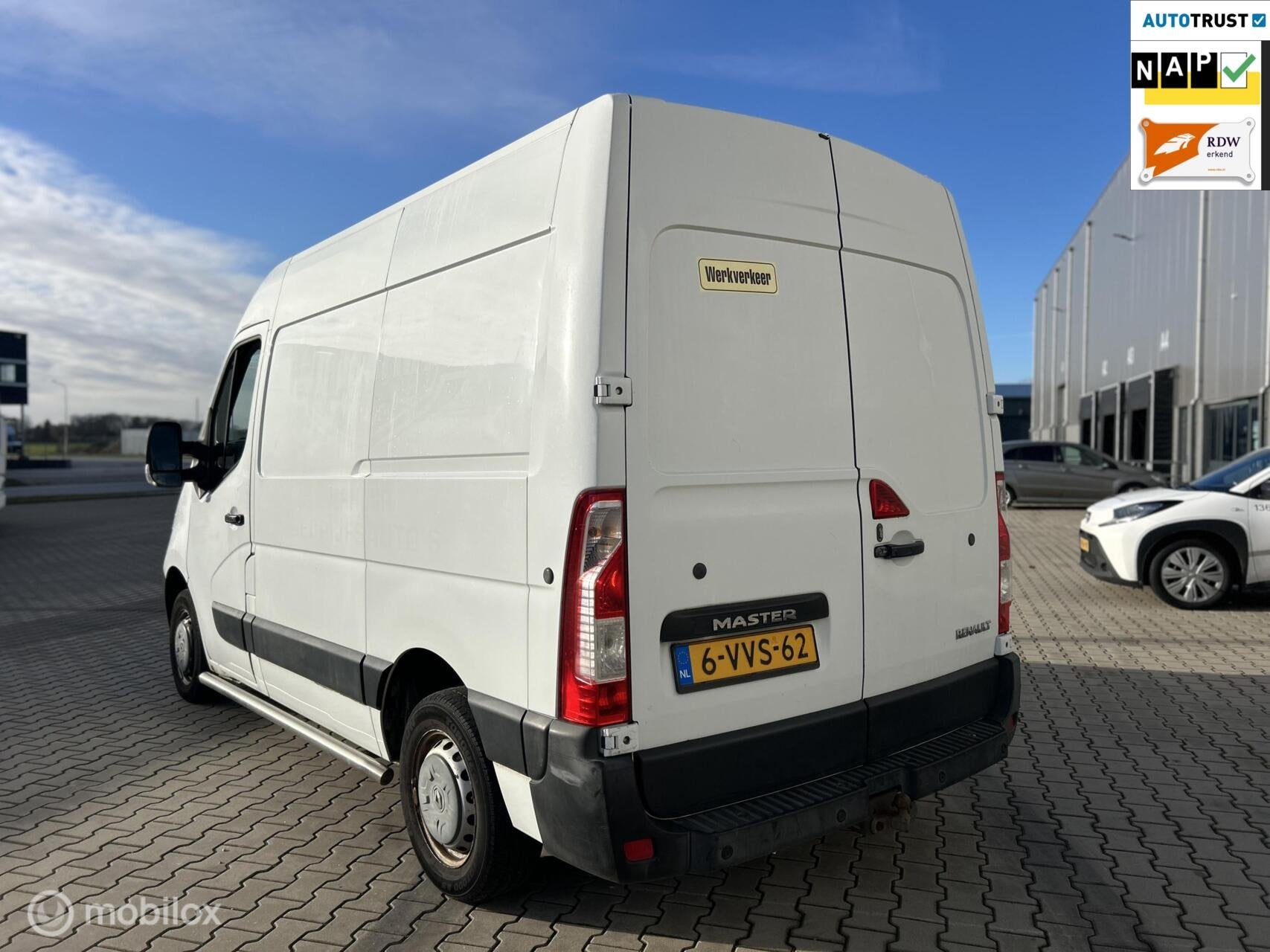 Renault Master bestel T28 2.3 dCi L1H2|NAP|3 ZITS|CRUISE CON, Auto's, Euro 5, 4 cilinders, Renault, 2500 kg