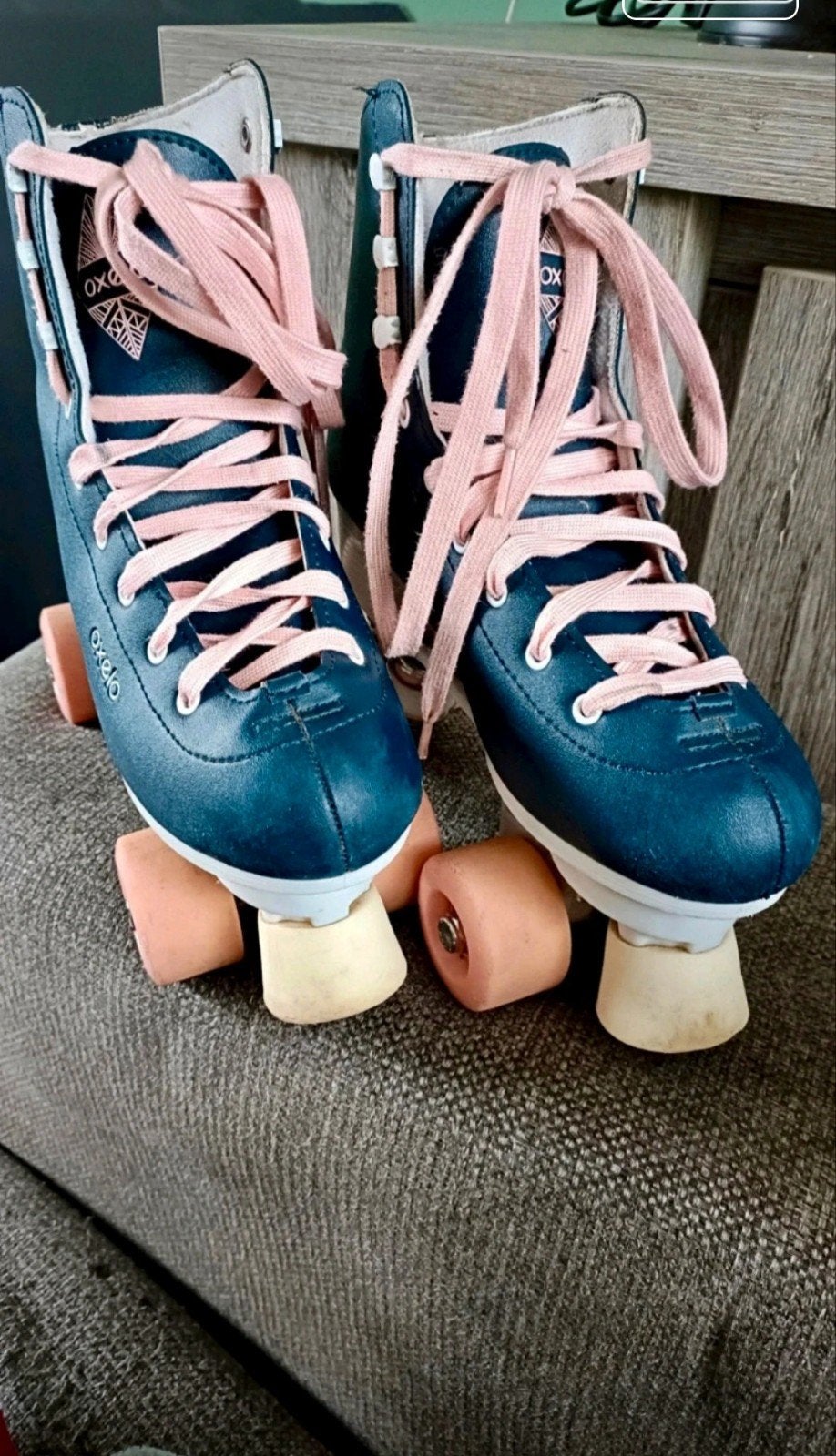 Oxelo rolschaatsen - Donkerblauw met roze veters, Ophalen of Verzenden, Gebruikt, Kinderen