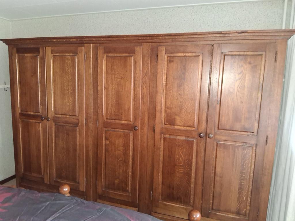 Slaapkamer, grote 5 deur kast wastafel met spiegel bed met 2, Huis en Inrichting, Slaapkamer | Complete slaapkamers, Ophalen, Tweepersoons