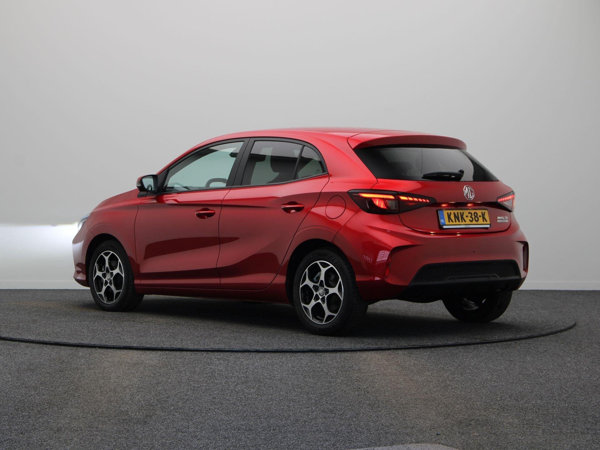 MG 3 1.5 Hybrid+ Luxury | Apple Carplay & Android Auto | Ron, Auto's, Dealer onderhouden, 4 cilinders, 2 kWh, 1283 kg