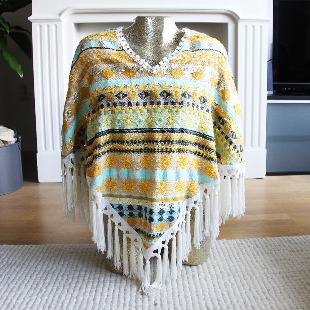 Mucho Guste Woman Poncho € 95,-