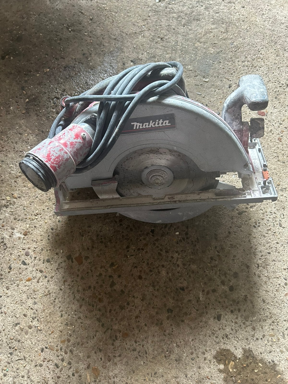 Makita Cirkelzaag - Krachtig en Betrouwbaar, Gebruikt, Cirkelzaag, Ophalen of Verzenden, 30 tot 70 mm