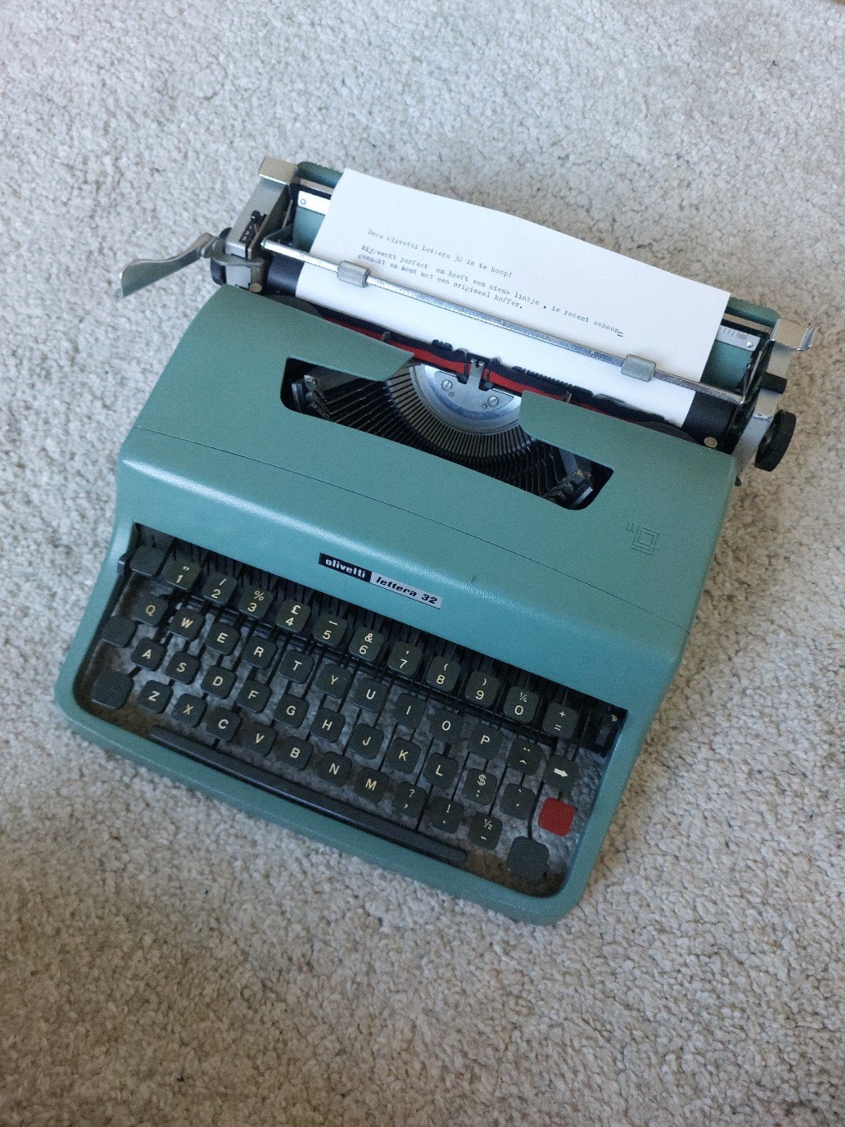 Olivetti Lettera 32 met origineel koffer!, Diversen, Typemachines, Ophalen of Verzenden, Nieuw