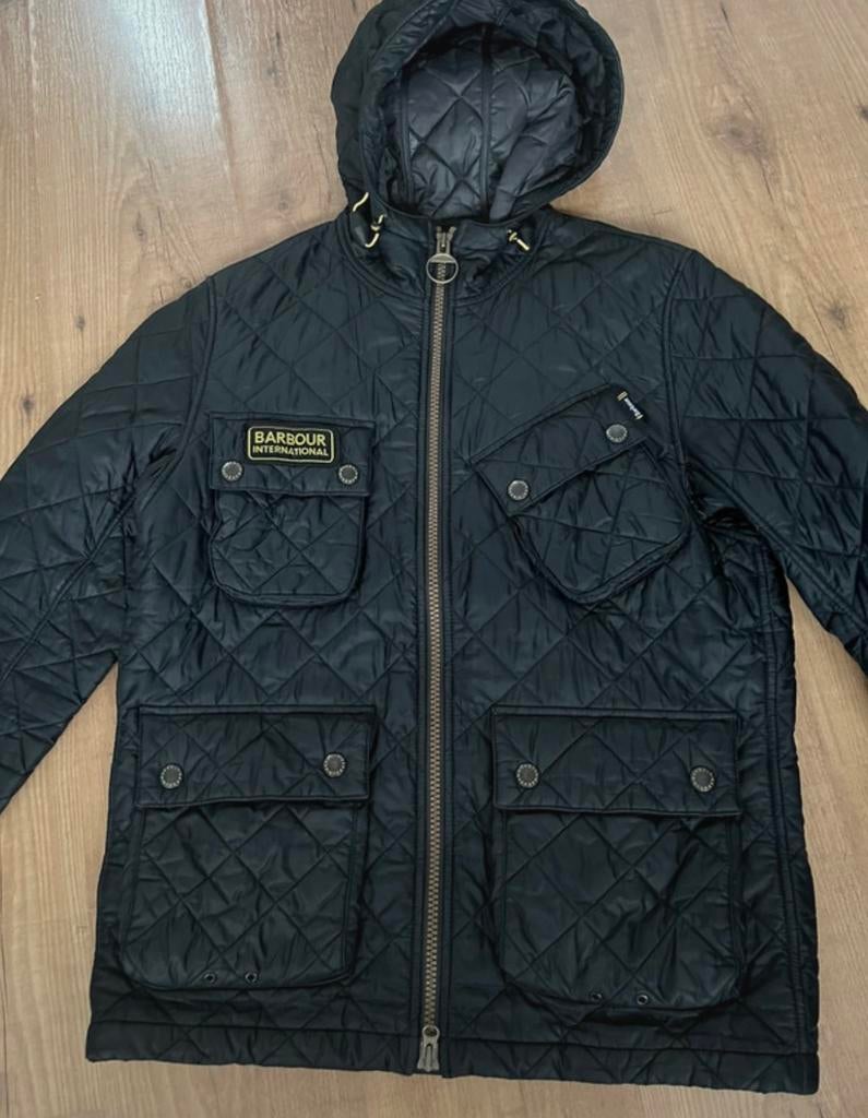 Barbour International jas, Ophalen of Verzenden, Zo goed als nieuw, Maat 52/54 (L), Zwart