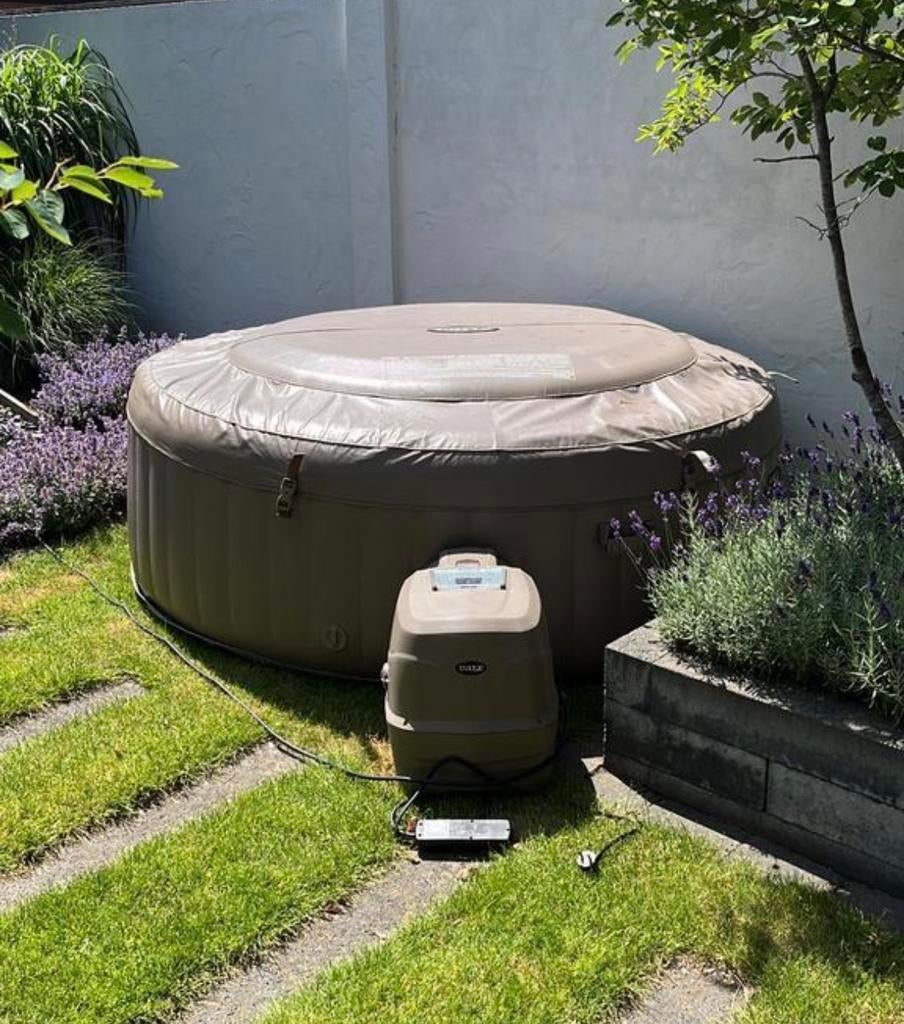 Intex jacuzzi, Ophalen, Zo goed als nieuw, Grondzeil, Opblaasbaar