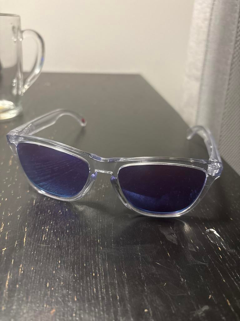Nieuwe Oakley Zonnebril - Stijlvol en Beschermend, Zonnebril, Overige kleuren, Nieuw, Ophalen of Verzenden