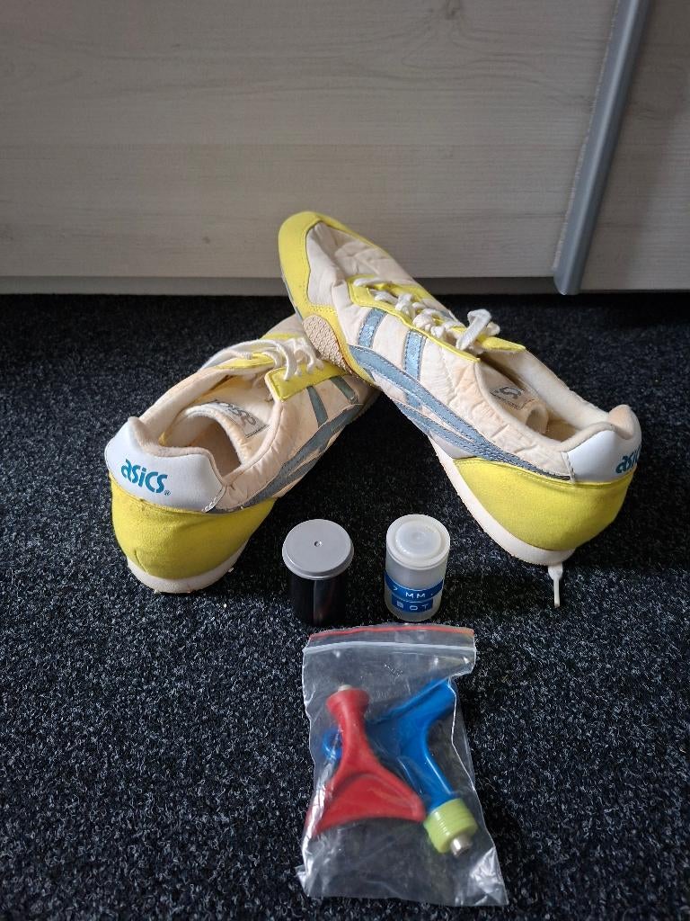 Asics Spike's, Ophalen of Verzenden, Gebruikt, Schoenen