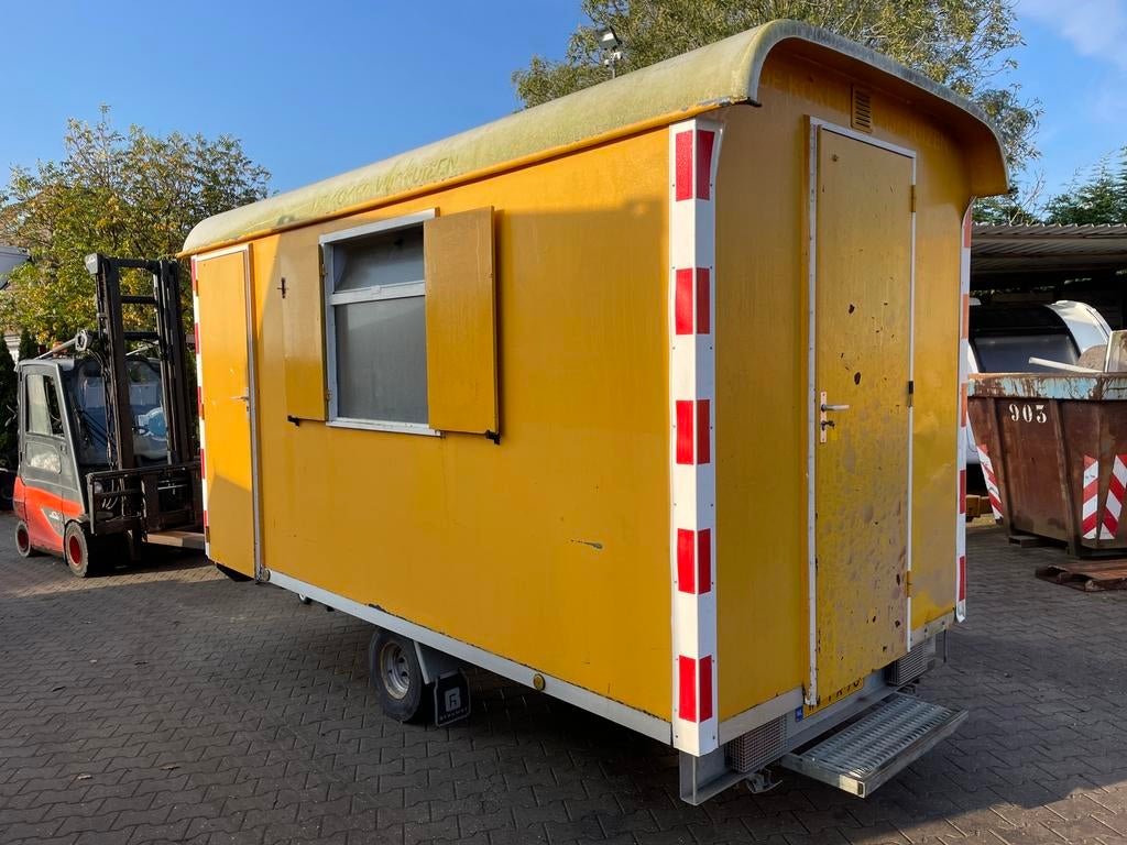 Snelverkeer schaftwagen met berging en toilet, Zakelijke goederen, Machines en Bouw | Keten en Containers, Ophalen of Verzenden