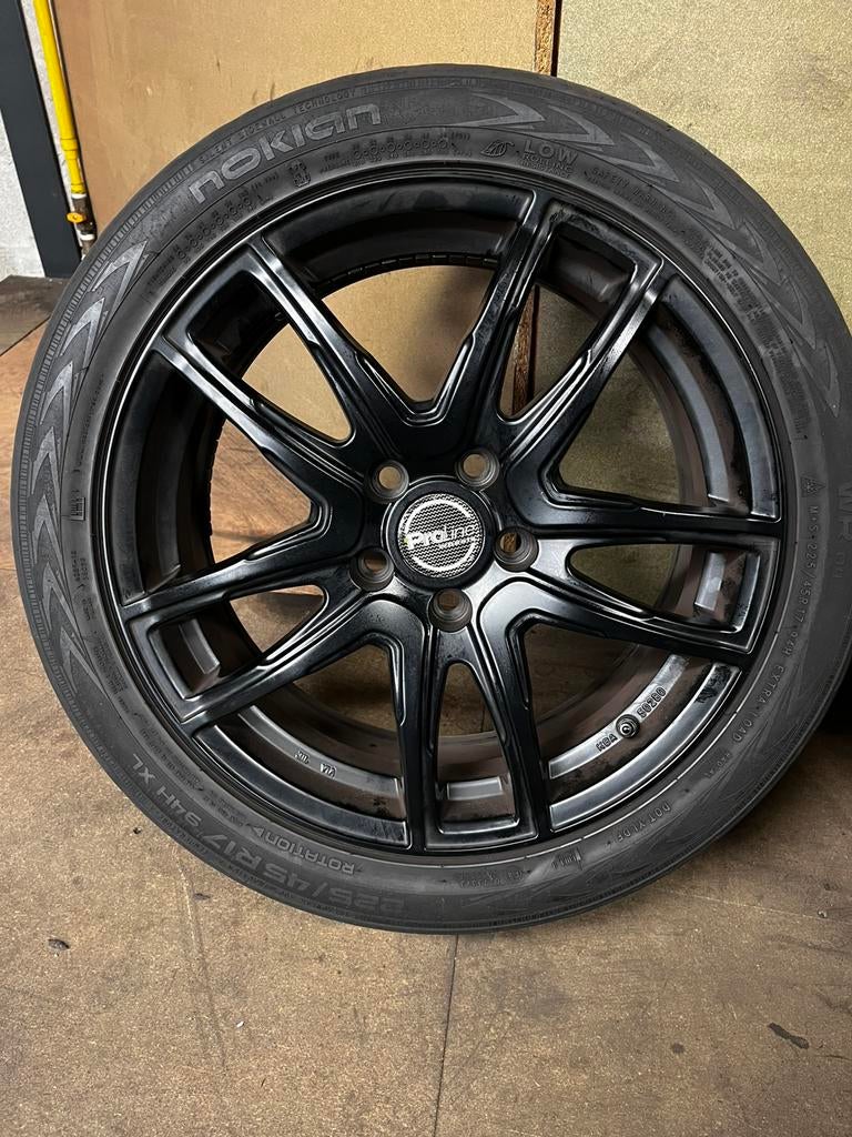 17 inch velgen+225/45 winterbanden voor Mercedes CLA,3 serie, Auto-onderdelen, Banden en Velgen, Banden en Velgen, Winterbanden
