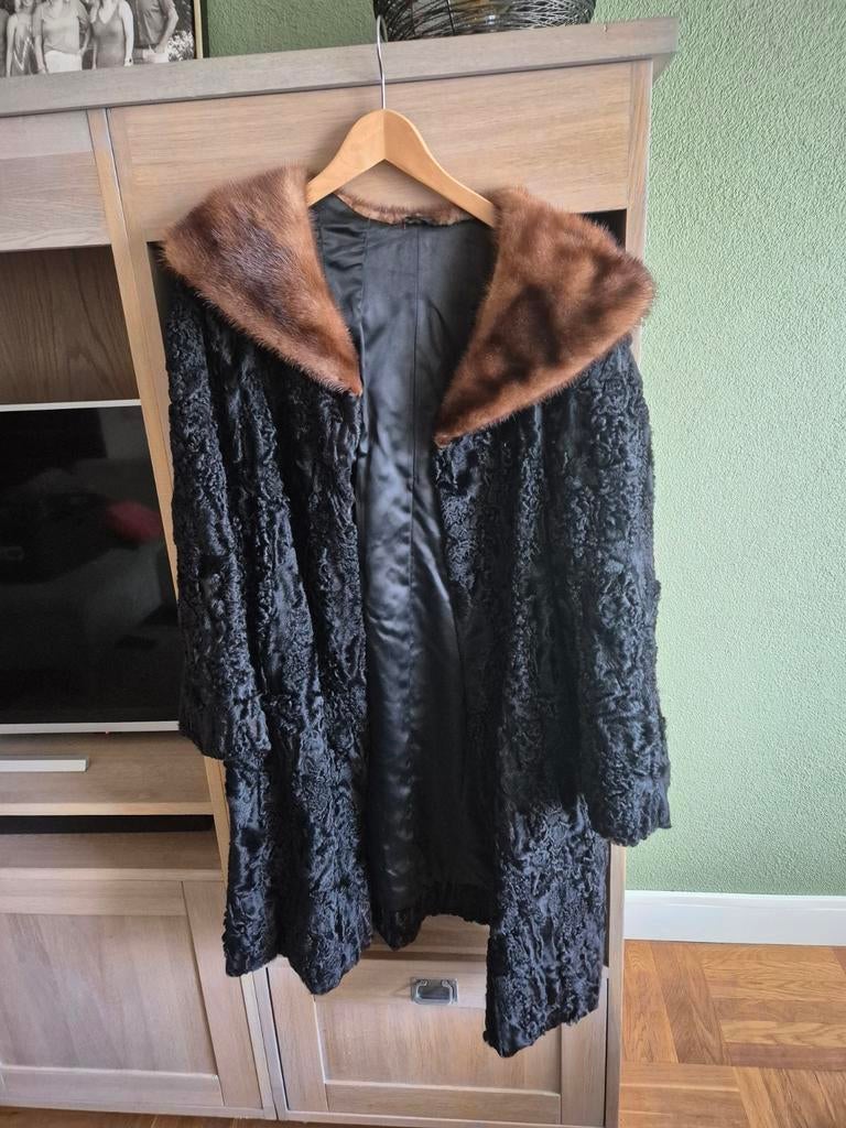 Zwarte bontjas maat L - Perfect voor boerenbruiloft!, Ophalen of Verzenden, Gedragen, Maat 42/44 (L), Zwart