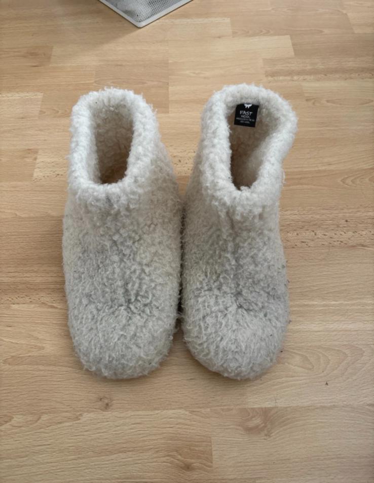 Sloffen maat 40, Kleding | Dames, Schoenen, Beige, Ophalen of Verzenden, Zo goed als nieuw, Pantoffels of Sloffen