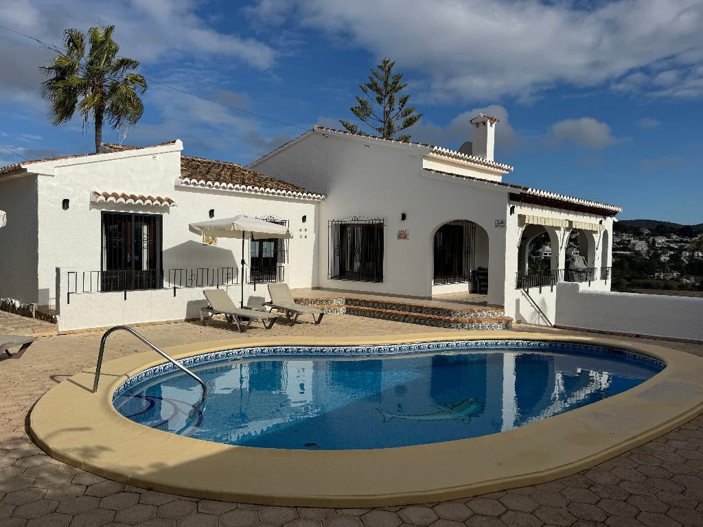 te huur villa in Moraira met prachtig zeezicht Casa Leja, 140 m², Woonhuis, Spanje, Dorp