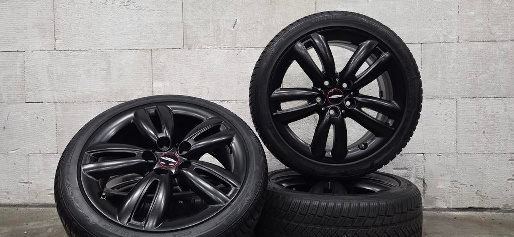 17" Mini JCW F55 F56 F57 Cooper orig velgen winterbanden 8mm, Gebruikt, Banden en Velgen, 17 inch, V
