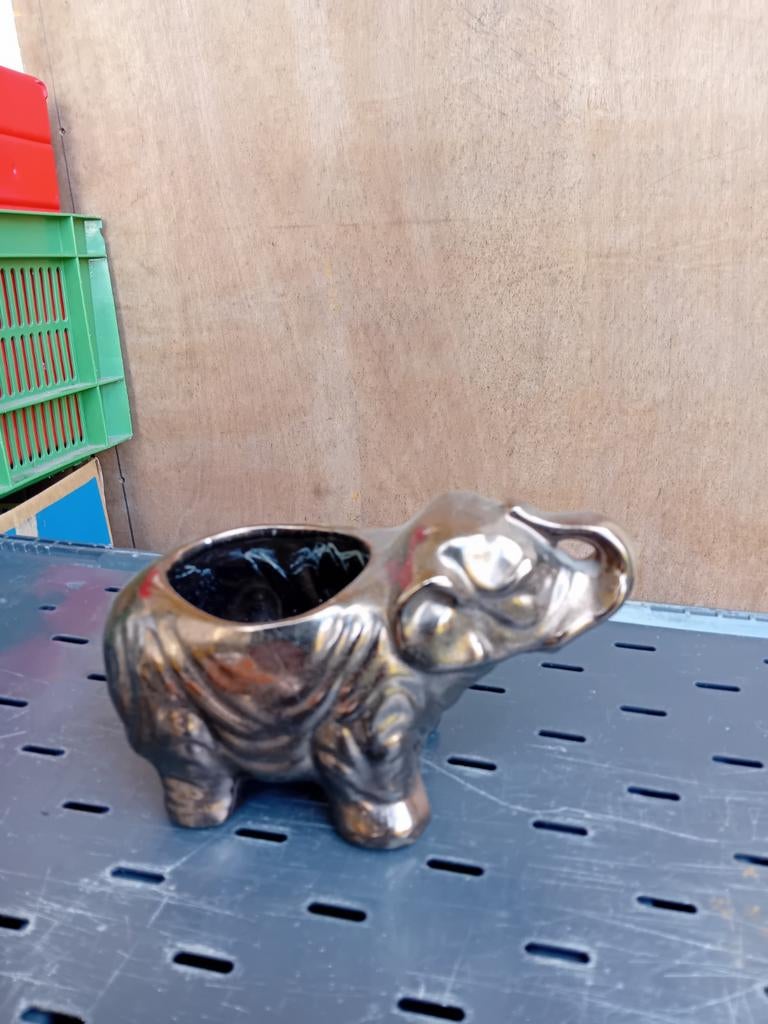 Olifant bloempot, Tuin en Terras, Bloempotten, Rond, Ophalen of Verzenden, Aardewerk, Minder dan 40 cm