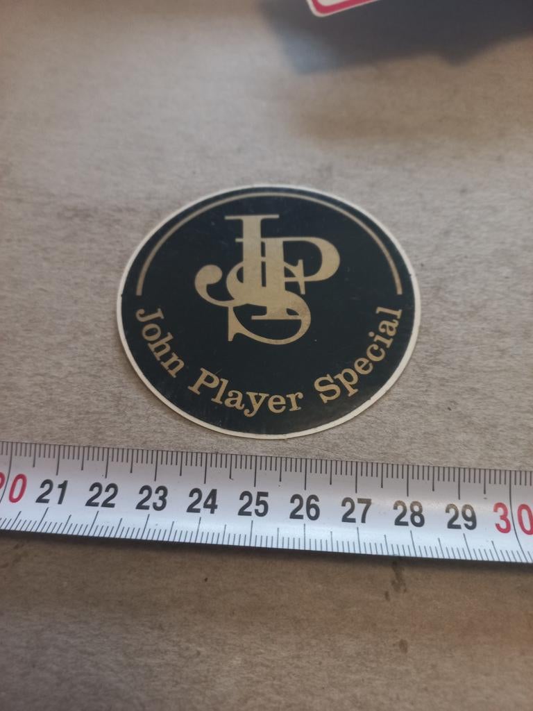 Jps john player special rond 2, Verzamelen, Stickers, Ophalen of Verzenden, Zo goed als nieuw