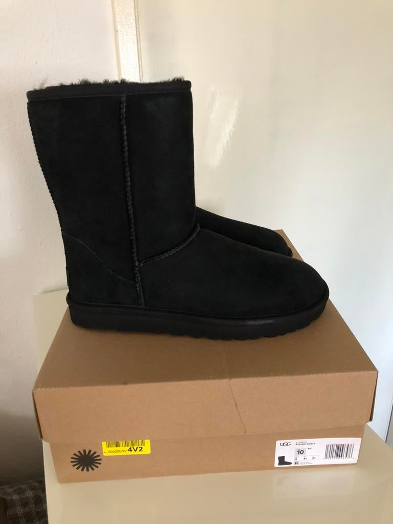 Zwarte classic uggs, Ophalen of Verzenden, Nieuw, Zwart