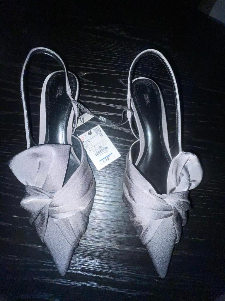 Zara schoenen nieuw!, Schoenen met lage hakken, Nieuw, Ophalen of Verzenden, Grijs