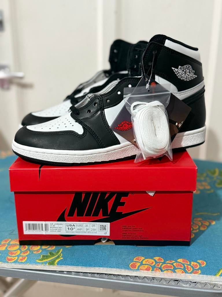 Jordan 1 Retro High 85 Black White (2023) 44,5, Zwart, Nieuw, Ophalen of Verzenden, Sneakers of Gympen