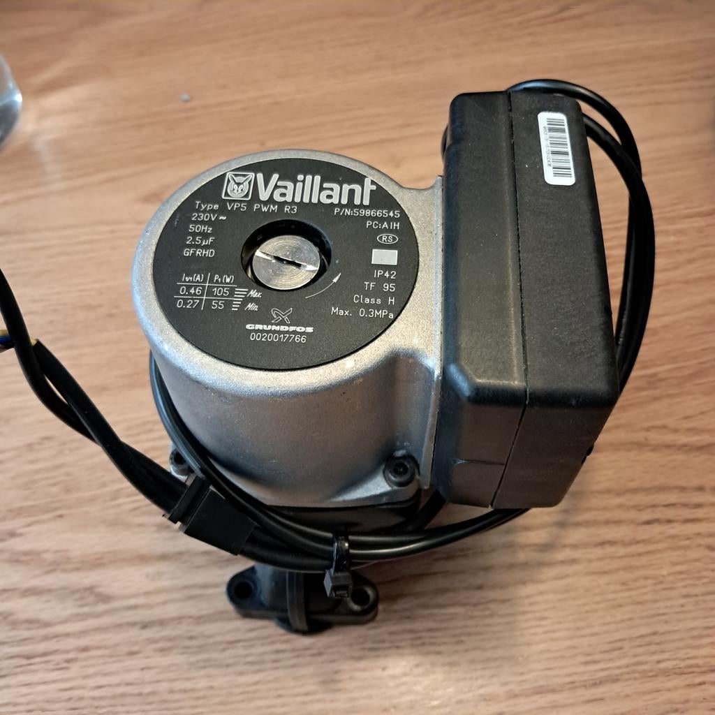 Vaillant hr exclusief VHR 35/4C/S pomp Grundfos VP5 PWM R3, Gebruikt, Minder dan 30 cm, Cv-ketel of Combi-ketel, Minder dan 60 cm