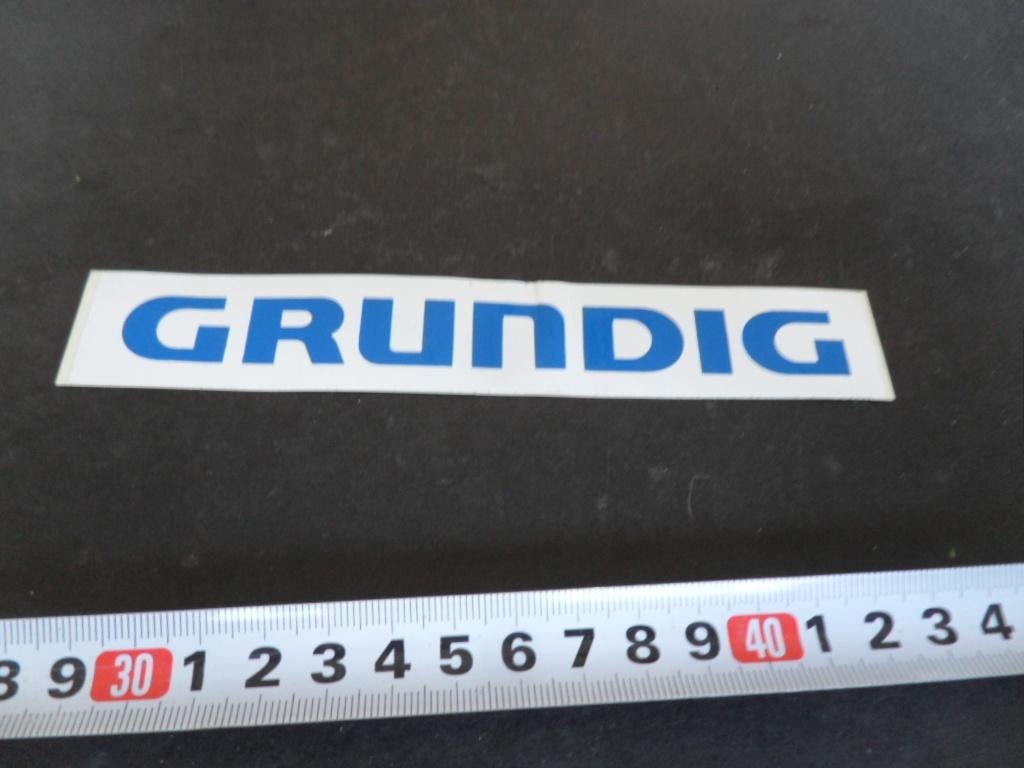 sticker GRUNDIG  wit, Verzamelen, Ophalen, Zo goed als nieuw