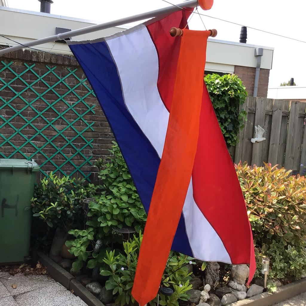 Nederlandse Vlag, Stok en Wimpel, Ophalen