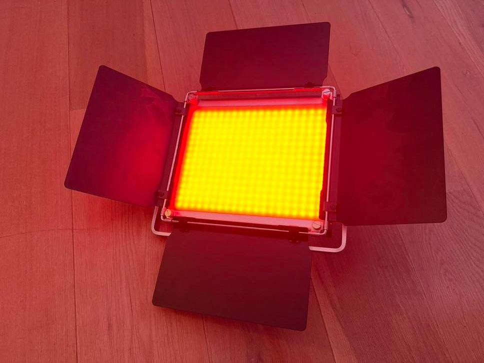 Neewer 660 RGB LED-lamp, Ophalen, Zo goed als nieuw, Lamp of Flitsset