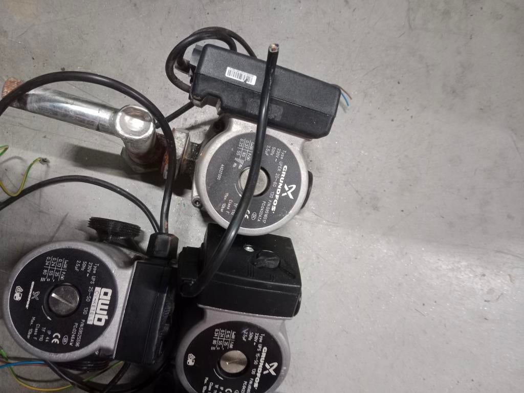 Grundfos Vaillant circulatie pompen zwembad pompen, Ophalen of Verzenden, Zo goed als nieuw