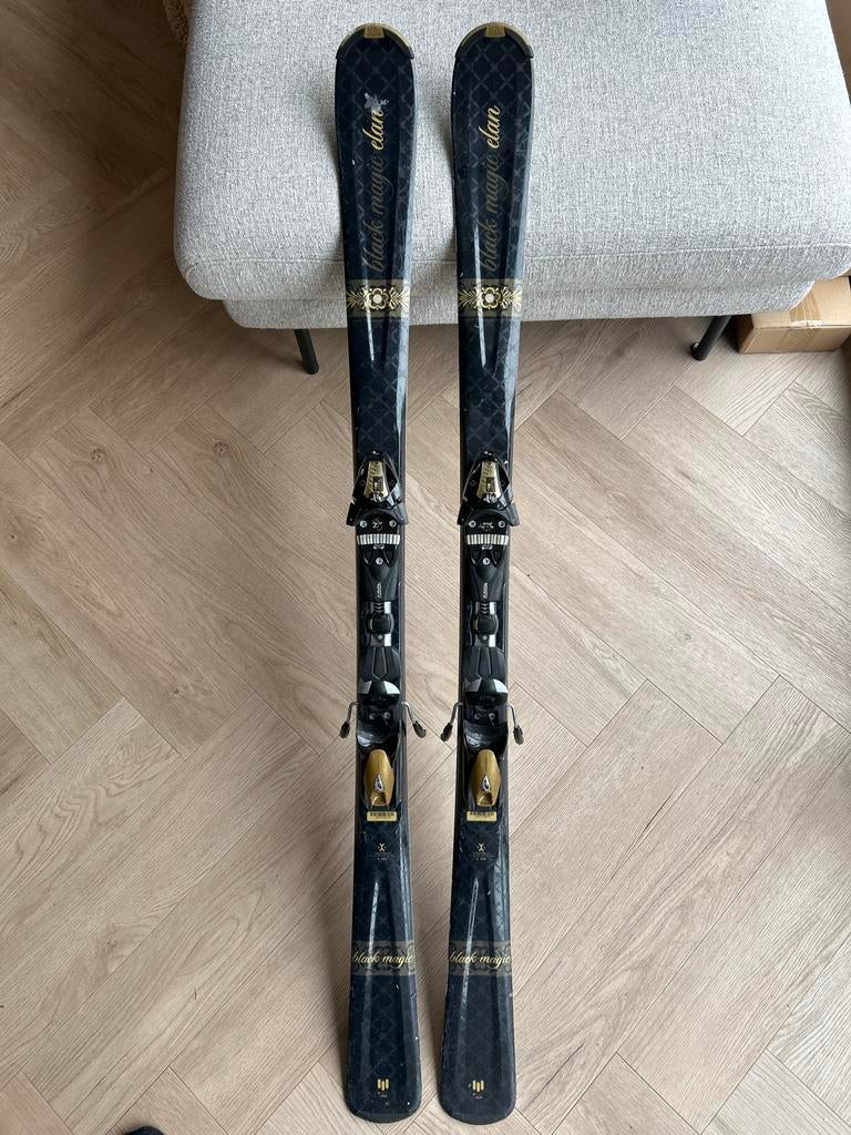 Elan Black Magic Dames Ski - lengte 152cm, 140 tot 160 cm, Gebruikt, Carve, Skiën