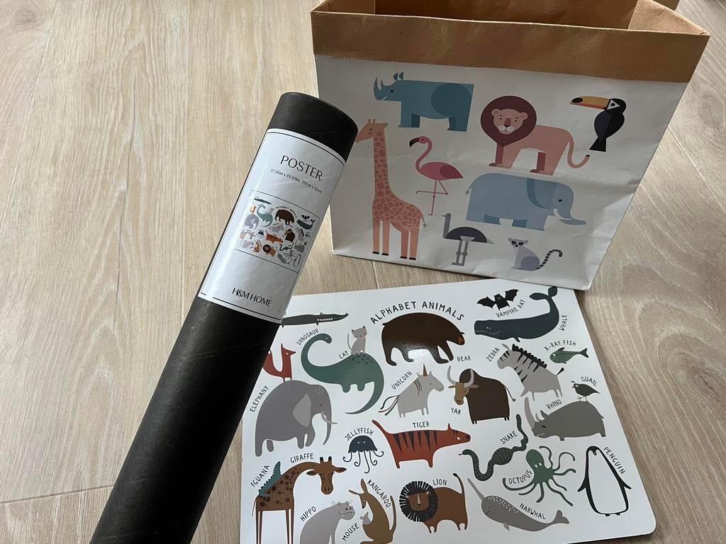 H&M dierenposter en placemat, nieuw! En zak, Ophalen of Verzenden, Zo goed als nieuw, A1 t/m A3, Film en Tv