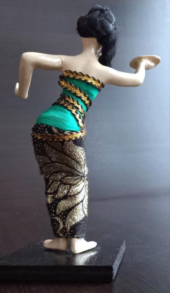 Antiek beeldje Balinese danseres voor op houten voet, Verzamelen, Beelden en Beeldjes, Ophalen of Verzenden