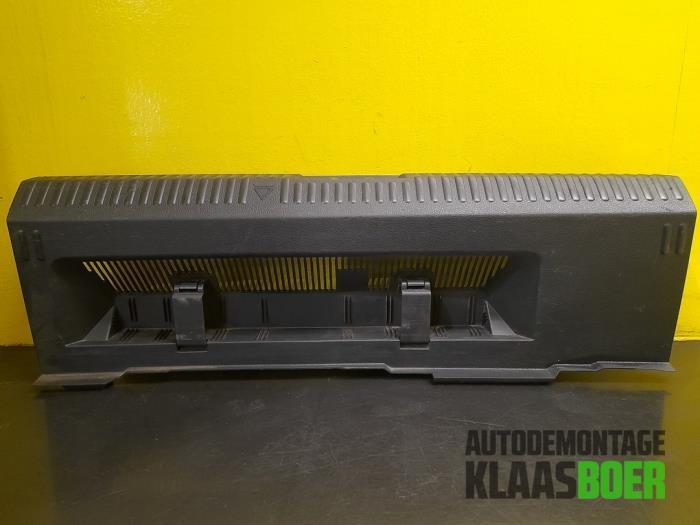 Afdekking slotvanger achter van een Volkswagen Polo, Ophalen of Verzenden, 6 maanden garantie, Gebruikt, Volkswagen
