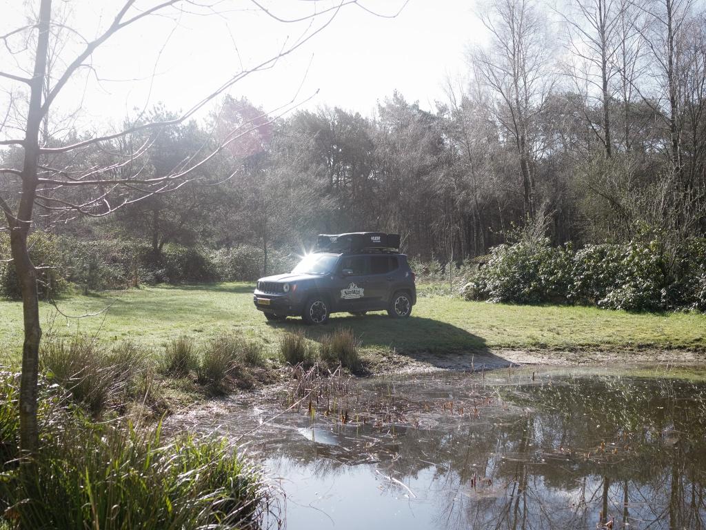 Jeep Renegade met daktent TE HUUR