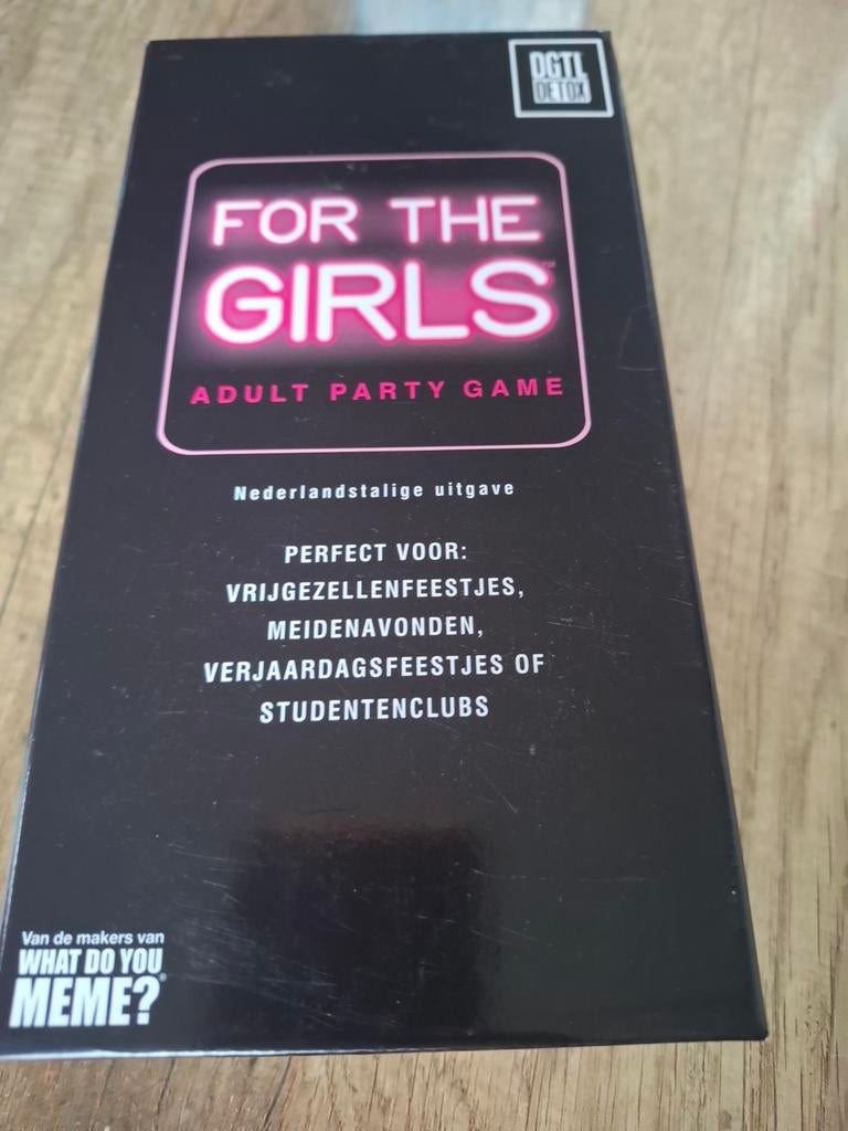 For the Girls Party Spel, Vijf spelers of meer, Ophalen of Verzenden, Zo goed als nieuw, What Do You Meme?
