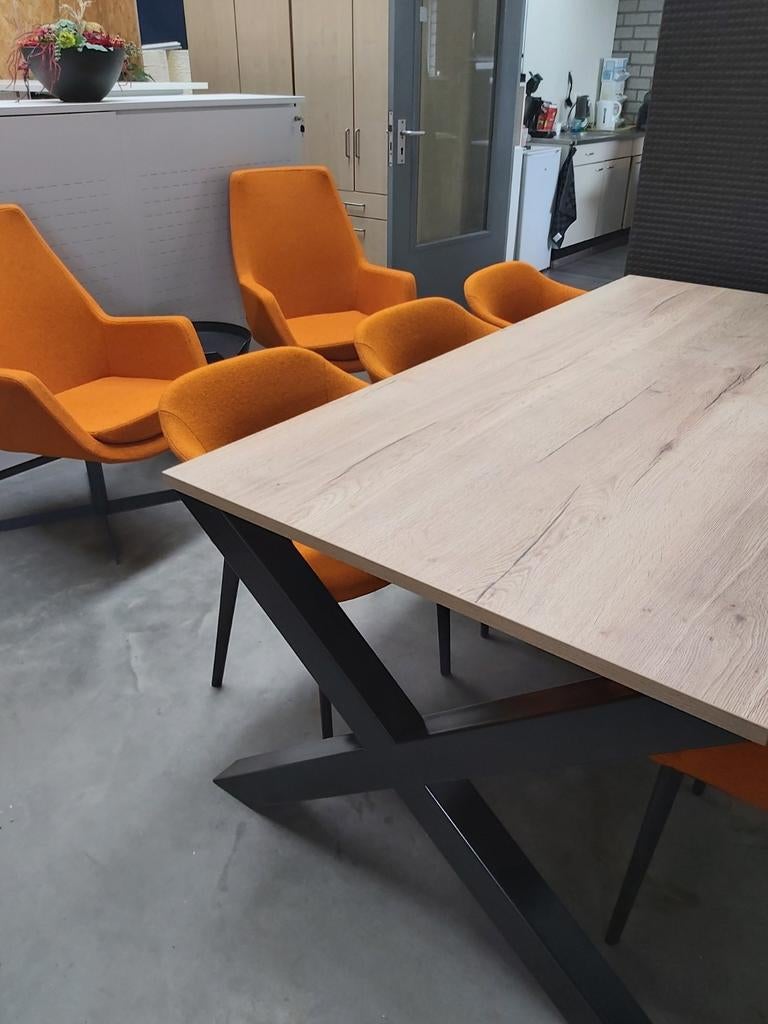 Foto 6 van Tafel met metalen X-Poot showroommodel nu voor €199