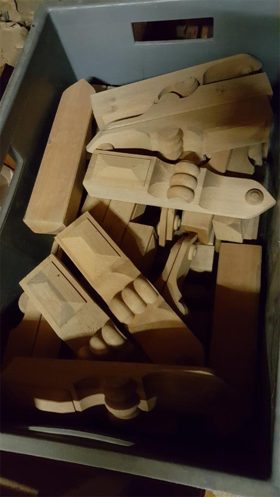 Kast ORNAMENTEN en BOLPOTEN, Ophalen