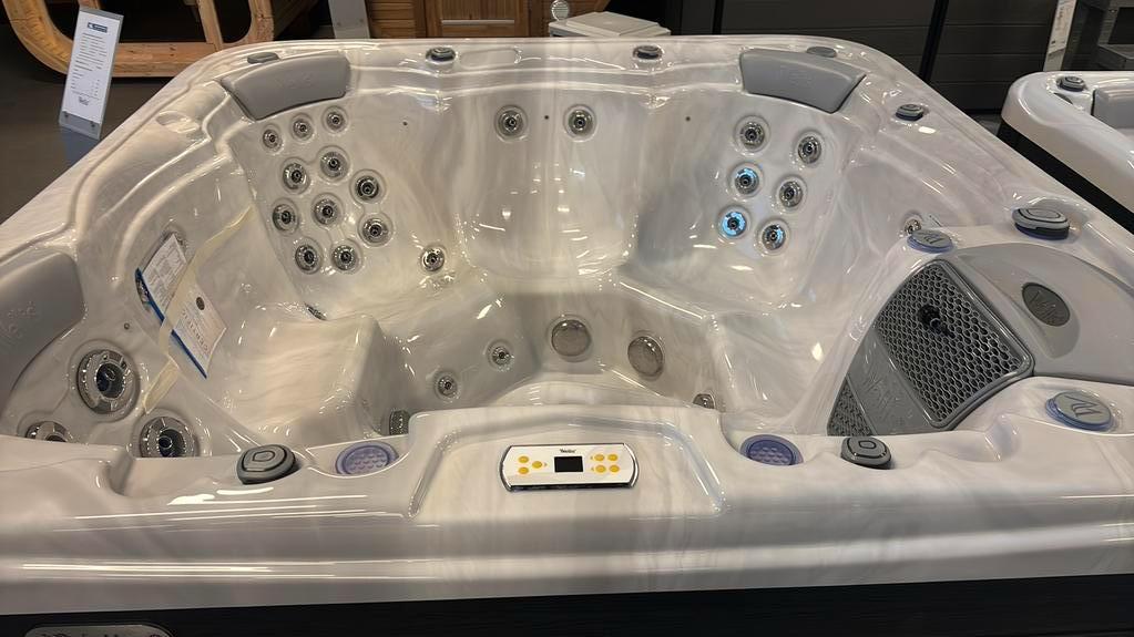Wellis Jacuzzi Lugano nieuw - direct leverbaar, Ophalen, Filter, Nieuw, Inbouw