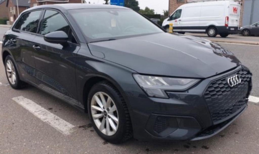 Audi A3 Sportback 8Y  30 TFSI Navi/Climate/Digi Cockpit, Ophalen, Handgeschakeld, Zilver of Grijs, 999 cc