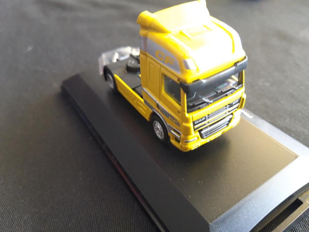 DAF CF 85 Space Cab trekker , geel WSI -, Ophalen of Verzenden, Nieuw, Bus of Vrachtwagen