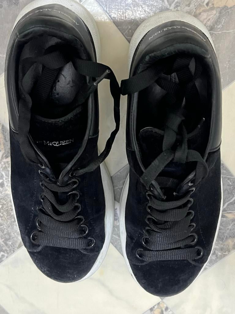 Alexander McQueen Sneakers - Zwart, Ophalen of Verzenden, Zo goed als nieuw, Zwart, Sneakers of Gympen