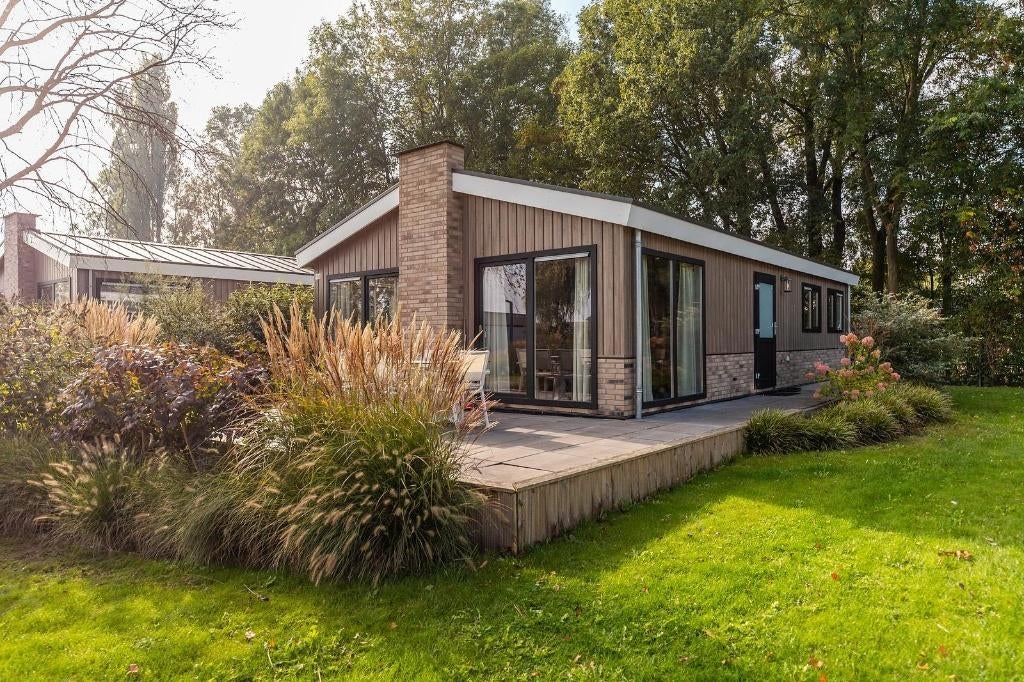 Schuurtje met stukje grond of chalet, Ophalen, 400 cm of meer, 500 cm of meer, Met overkapping