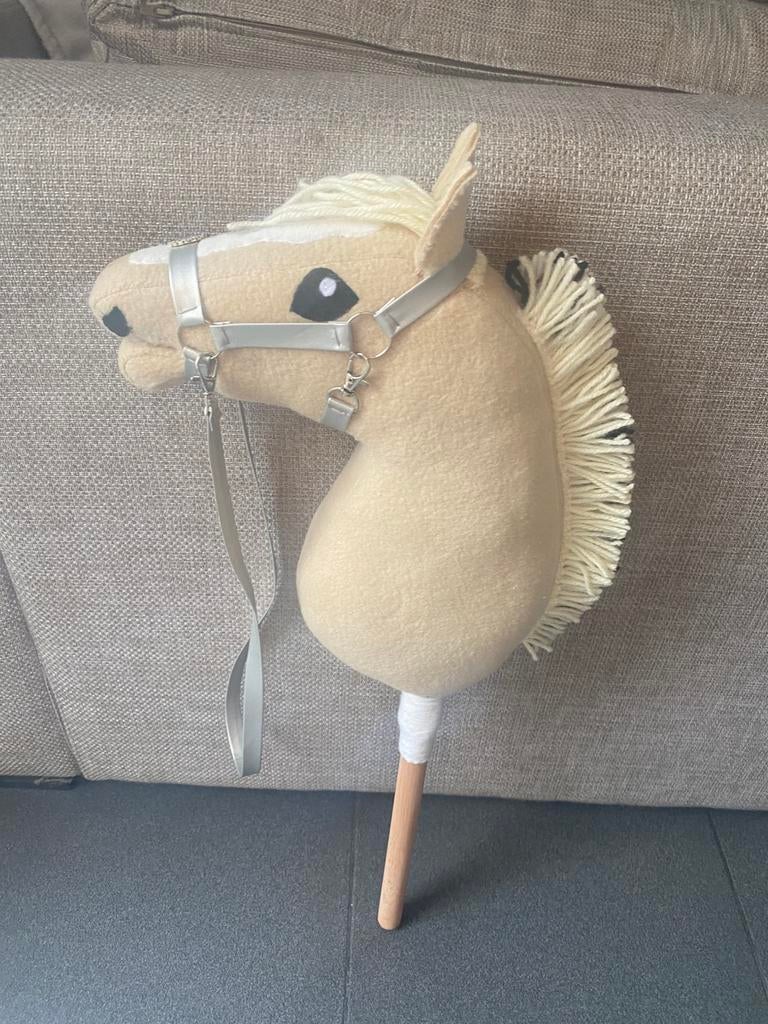 Stoere fjord hobbyhorse stokpaard. Zilver hoofdstel en stok, Ophalen of Verzenden, Zo goed als nieuw, Paard