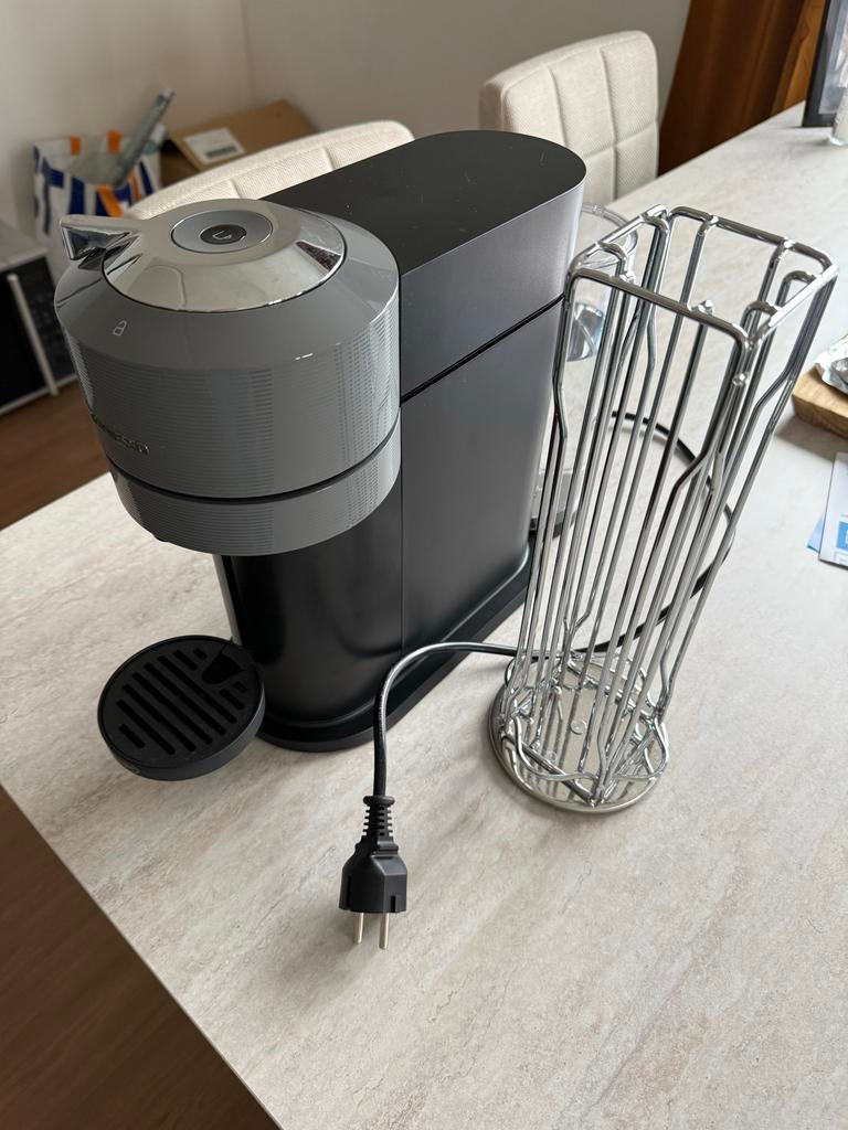Nespresso Vertuo Next + capsulehouder (2weken gebruikt), Ophalen of Verzenden, 4 tot 10 kopjes, Koffiepads en cups, Afneembaar waterreservoir