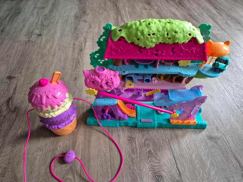 Polly Pocket Boomhuis met accessories, Kinderen en Baby's, Speelgoed | Poppenhuizen, Ophalen of Verzenden, Zo goed als nieuw, Poppenhuis