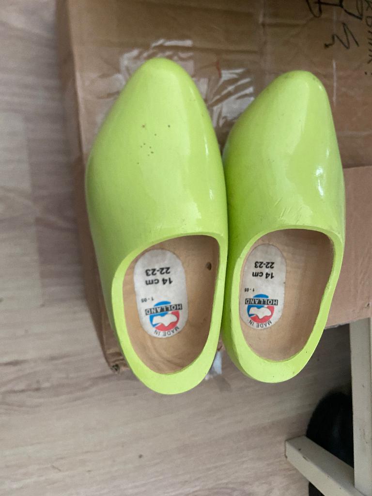 groene kinderklompjes maat 23-24, Kinderen en Baby's, Jongen of Meisje, Overige typen, Nieuw, Ophalen of Verzenden