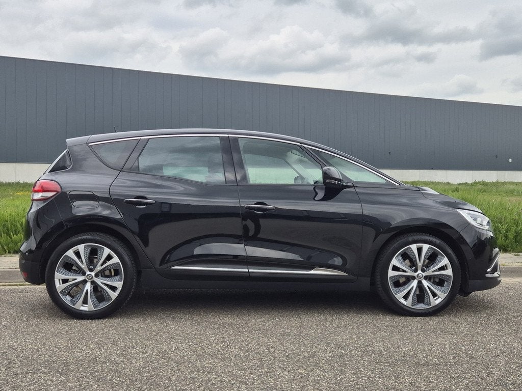 Renault Scénic 1.3 TCe Intens Panoramadak/Trekhaak/20" Velg, Voorwielaandrijving, 4 cilinders, Leder en Stof, Zwart