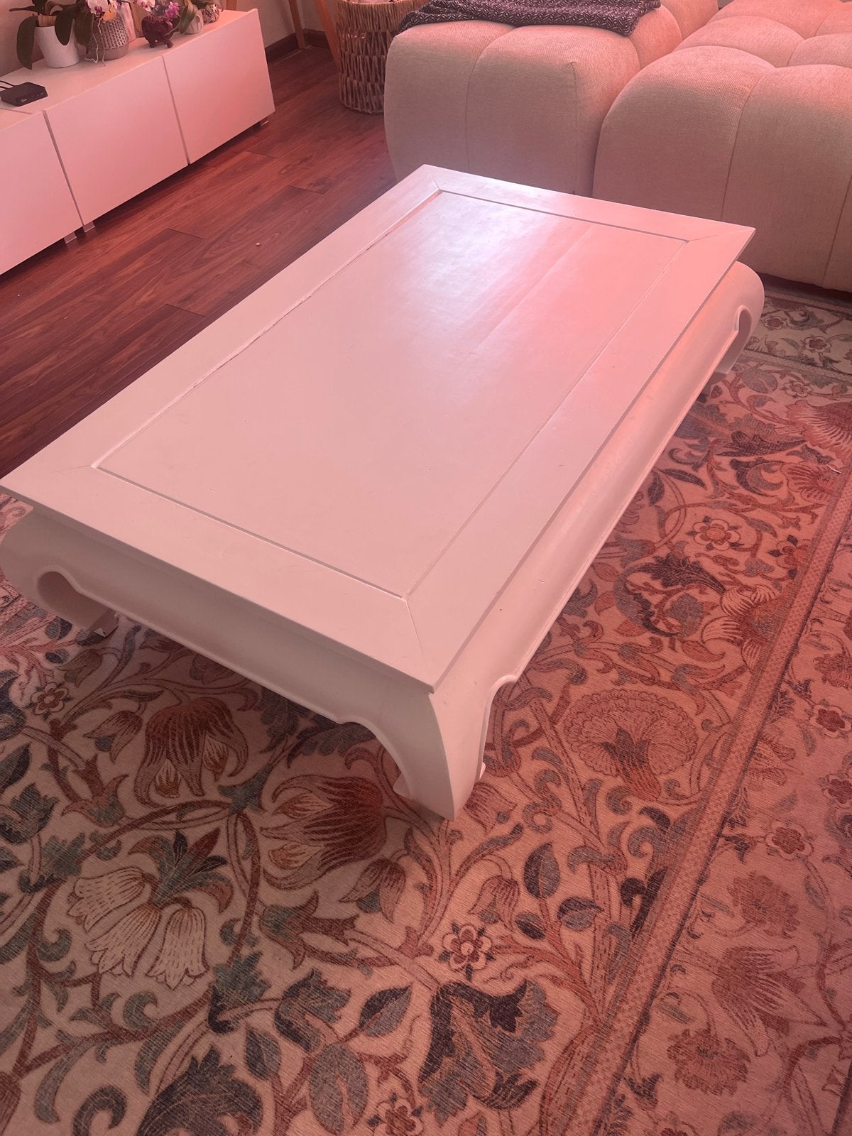 Witte salontafel met sierlijke poten, Huis en Inrichting, Tafels | Salontafels, Ophalen, Gebruikt, 100 tot 150 cm, 50 tot 100 cm