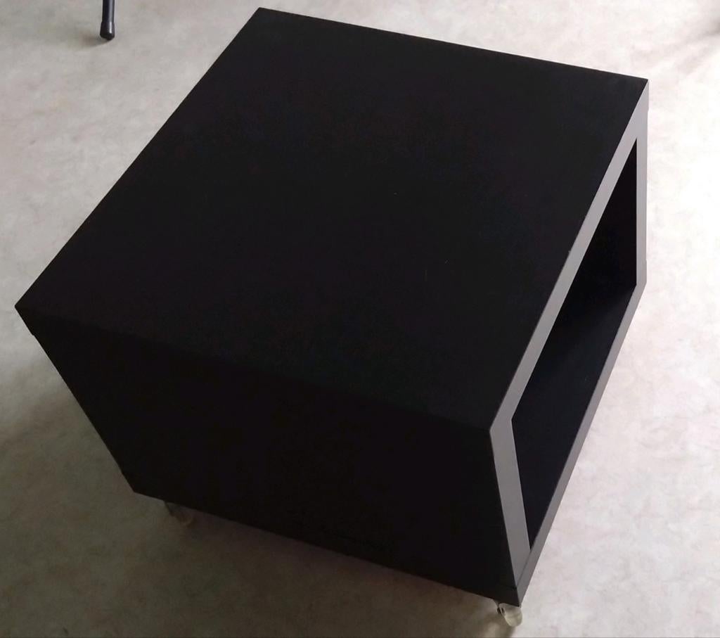 IKEA TV meubel op wielen - Zwart, compact en handig, Ophalen, Gebruikt, Modern, functioneel, 50 tot 100 cm