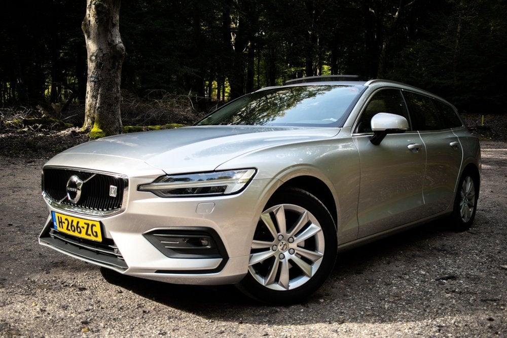 Volvo V60 D3 150pk Geartronic 2019 Grijs, Auto's, 1800 kg, Euro 6, 4 cilinders, 1969 cc