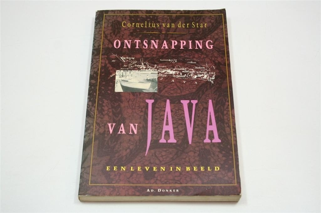 Ontsnapping van Java — WOII Zeilvlucht, 1e Druk 1989, Ophalen of Verzenden, Gelezen